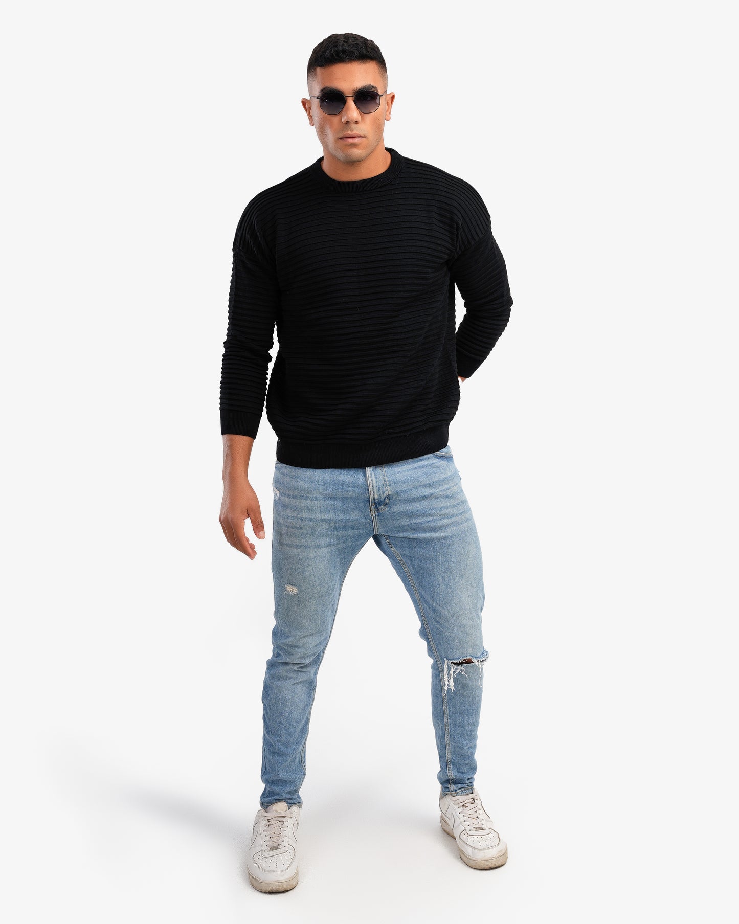 Men’s Crew Neck Ripped Pullover In Black