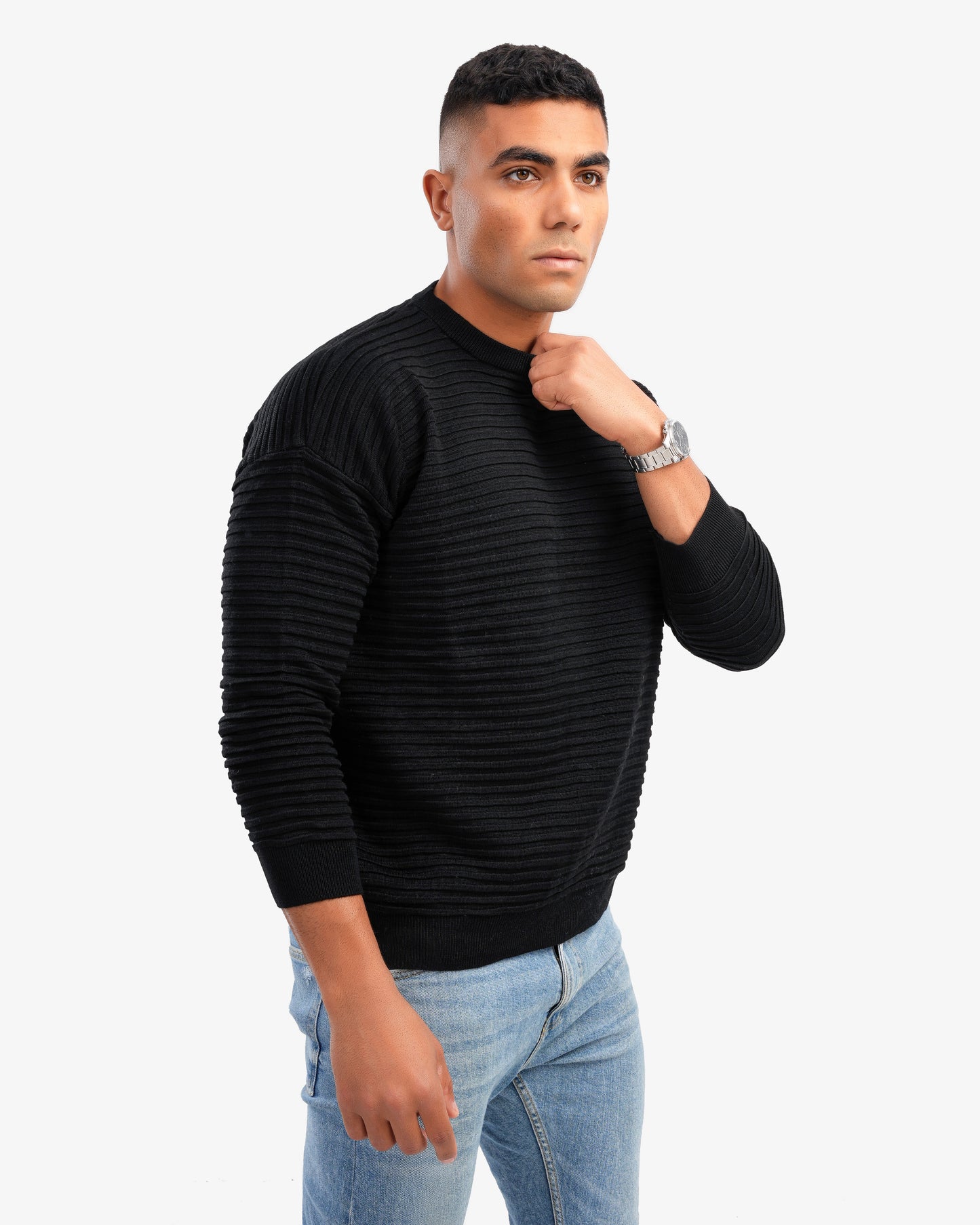 Men’s Crew Neck Ripped Pullover In Black